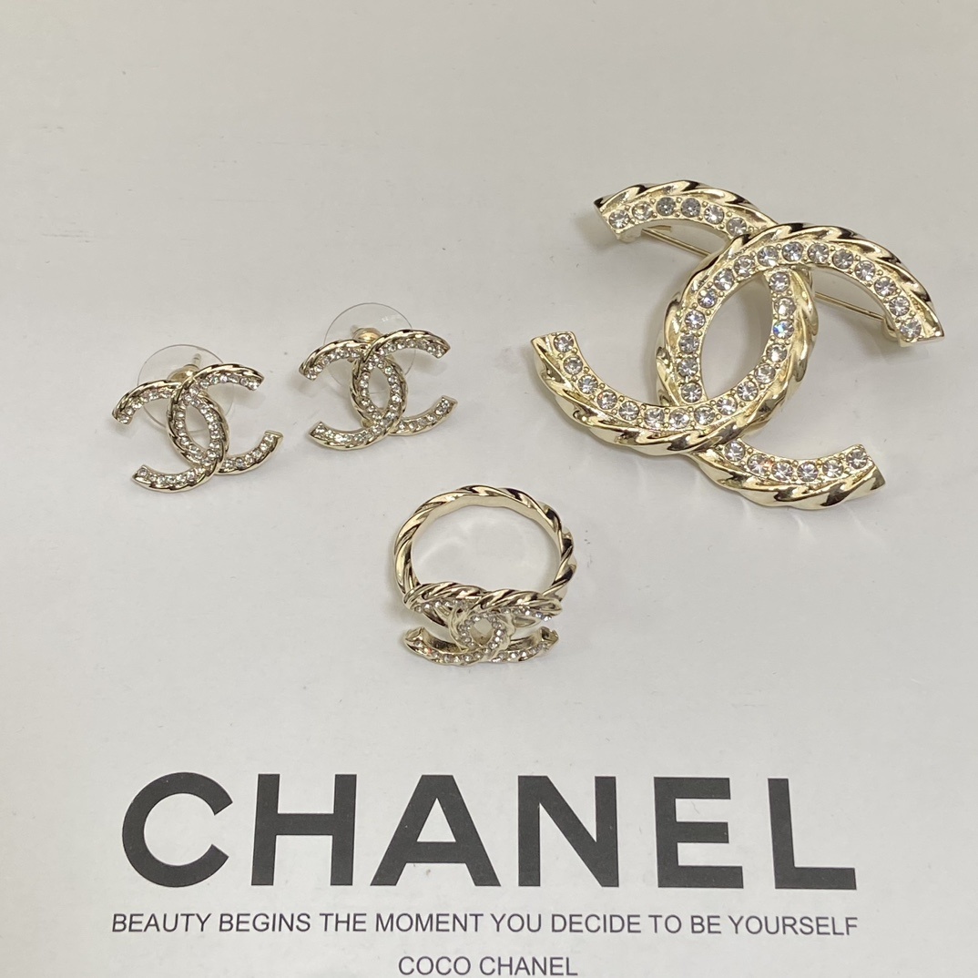 Gold-Toned Jewelry Set with Crystal-Embellished Motifs (Earrings, Brooch, Ring)