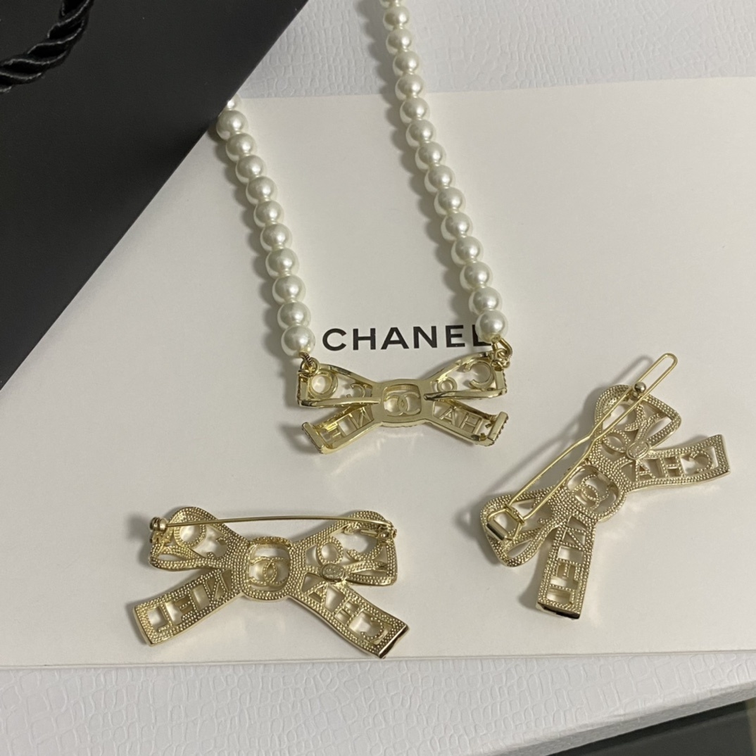 Gold-Toned & Pearl Jewelry Set with Bow & Letter Motifs (Necklace, Brooch, Hair Clip)