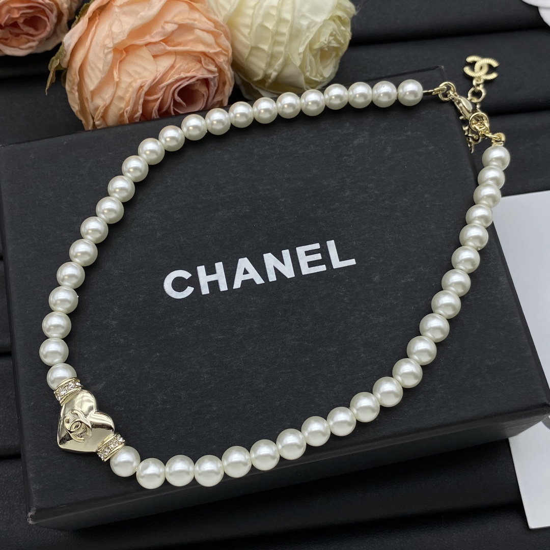 Gold-Toned Pearl & Heart-Motif Jewelry Set (Necklace, Bracelet)