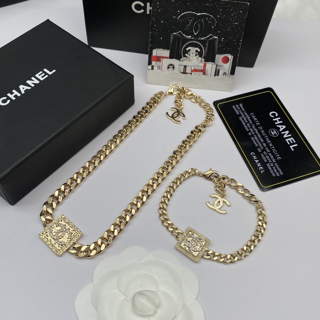 Gold-Toned Jewelry Set with Crystal-Embellished Square Motifs (Necklace, Bracelets, Earrings, Brooch)