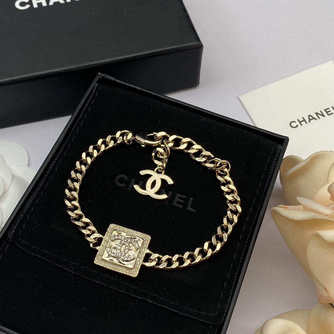 Gold-Toned Jewelry Set with Crystal-Embellished Square Motifs (Necklace, Bracelets, Earrings, Brooch)