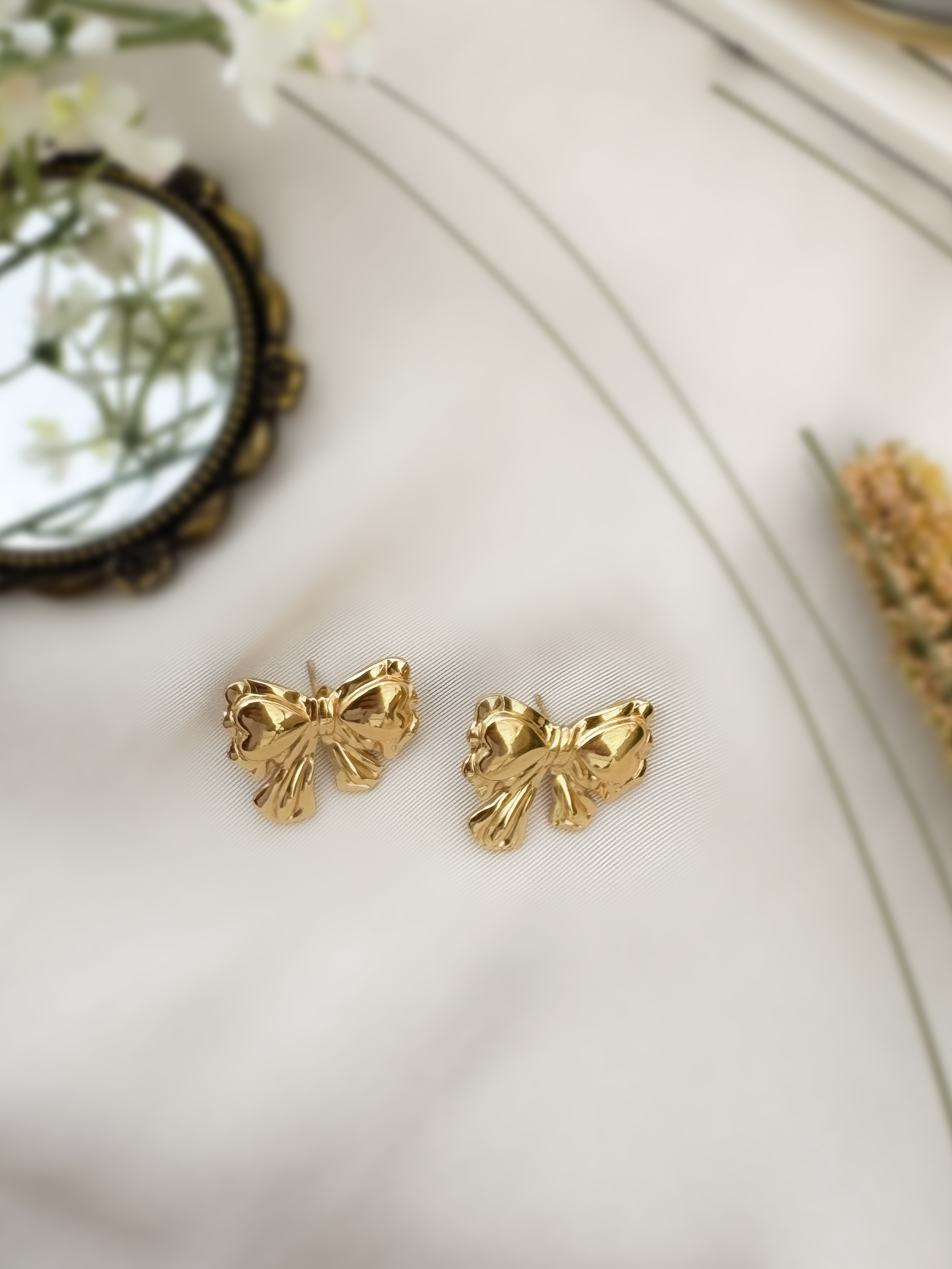 18k Gold Bow Earrings | anti-tarnish