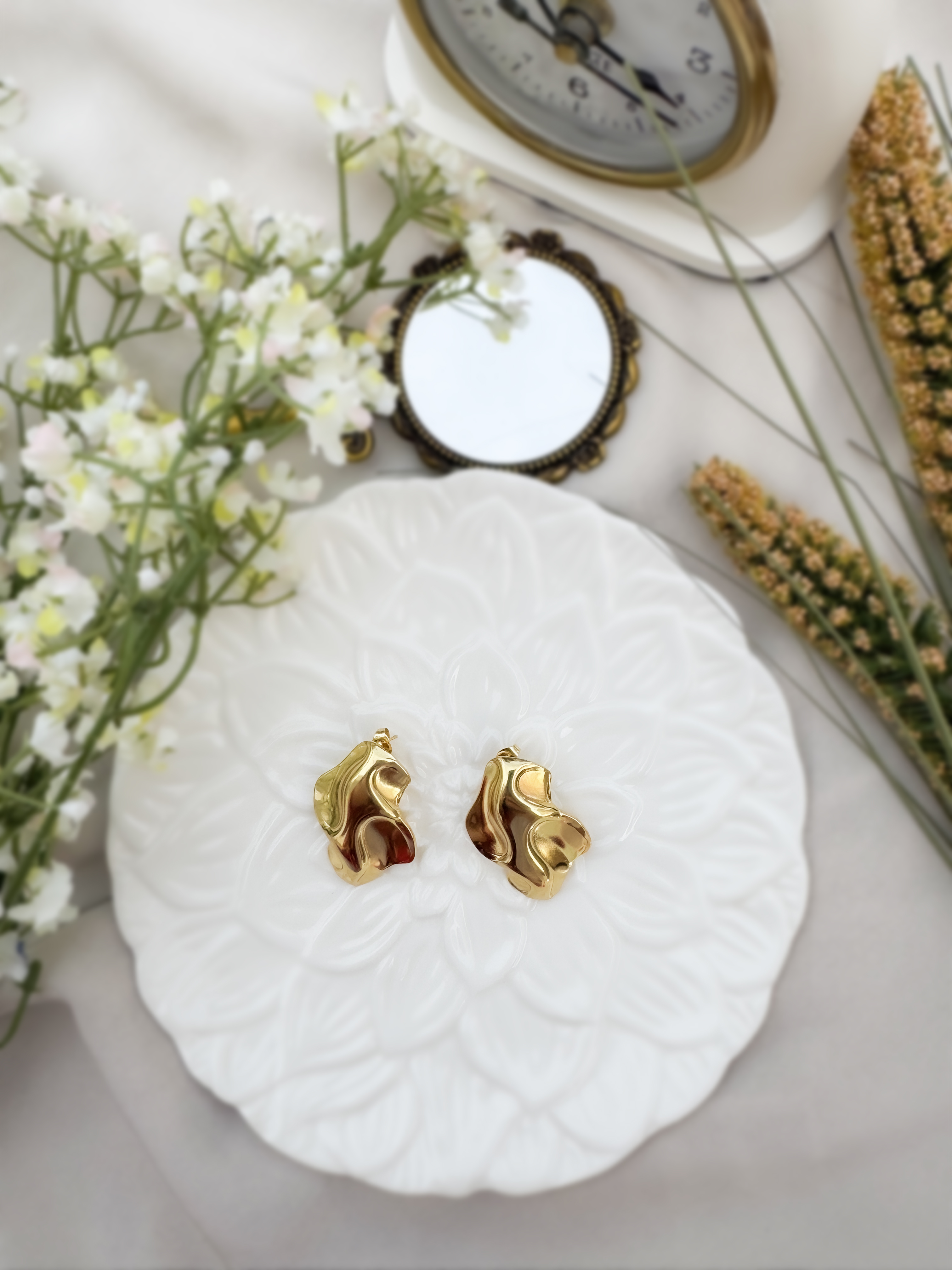 18k Gold Abstract Clip-On Earrings | anti-tarnish