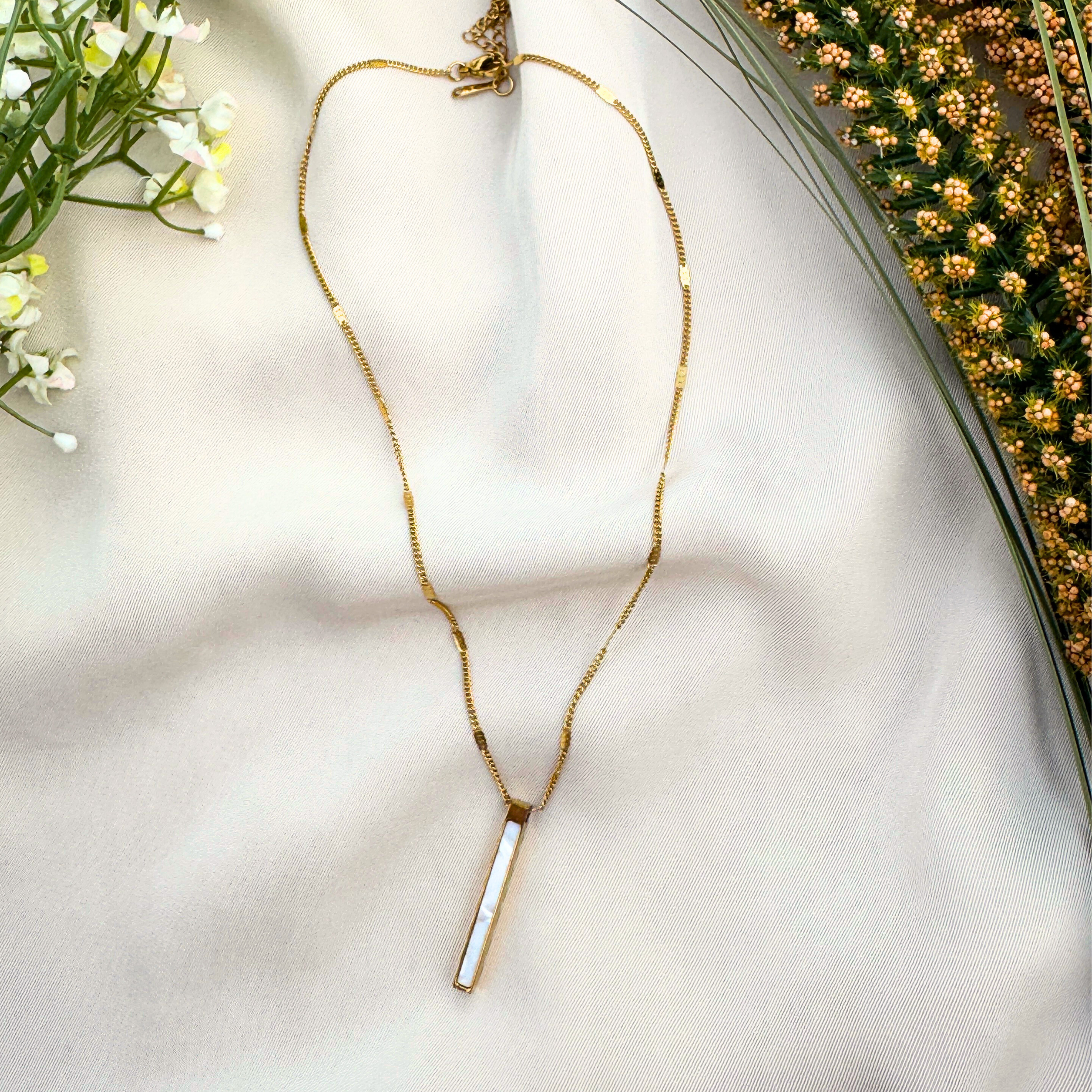 18K Gold Vertical Bar Pendent Necklace | Anti-Tarnish