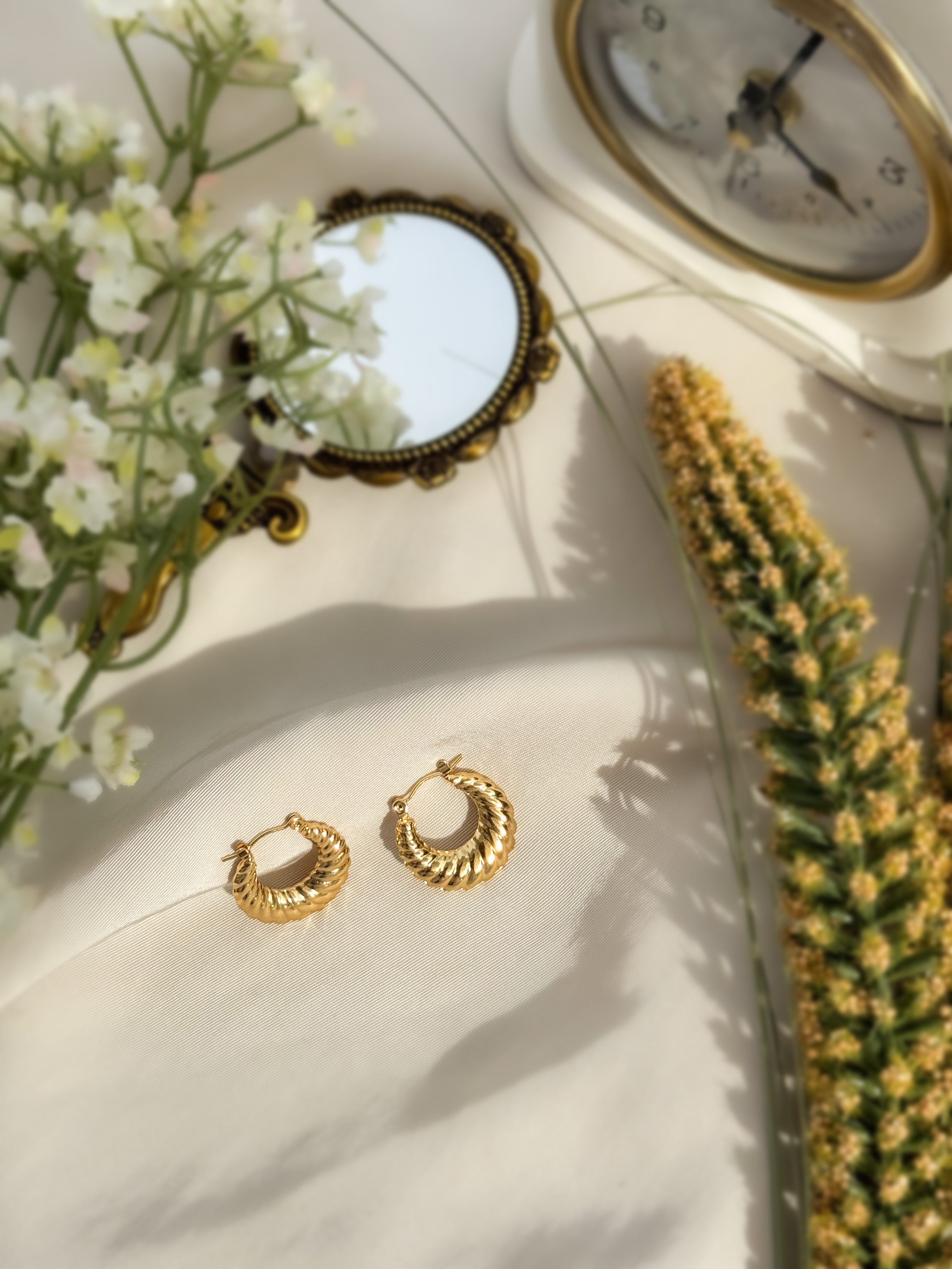 18k Gold Twist Hoop Earrings | anti-tarnish