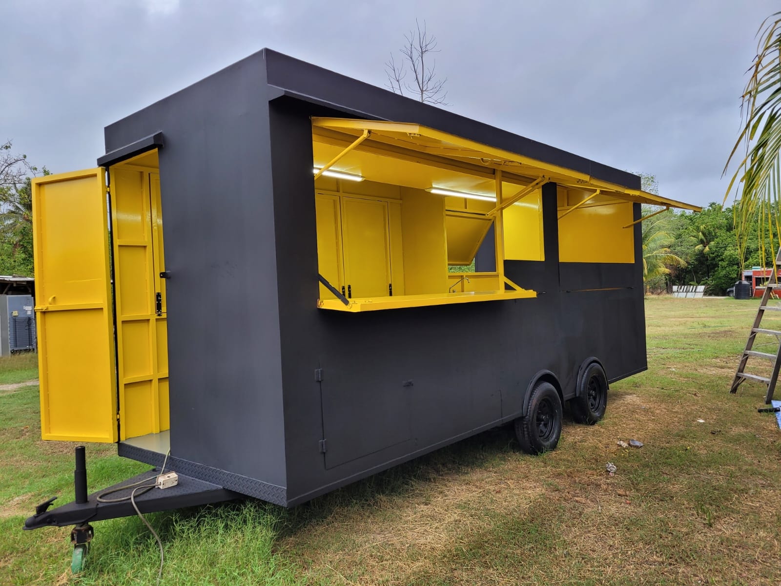 Container aménagé mobile food 