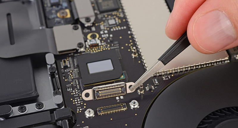 Réparation MacBook Air & Pro (modèles 2020 à 2025) à tarif fixe