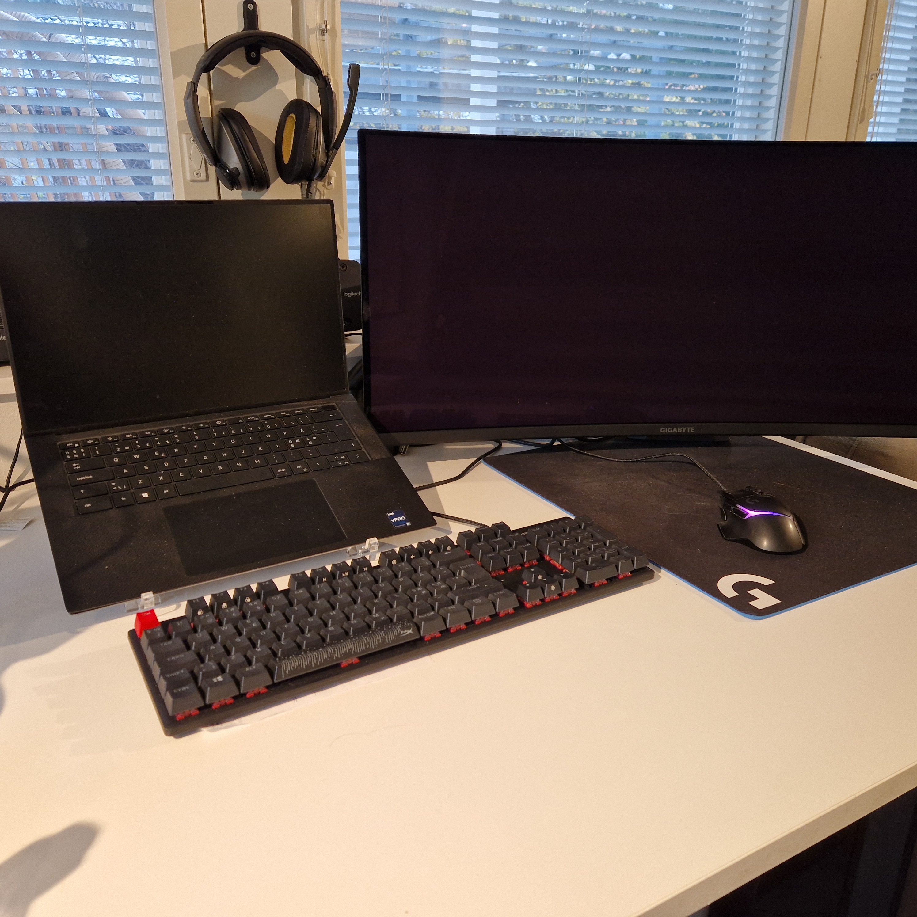 Kannettavan tietokoneen pöytäteline