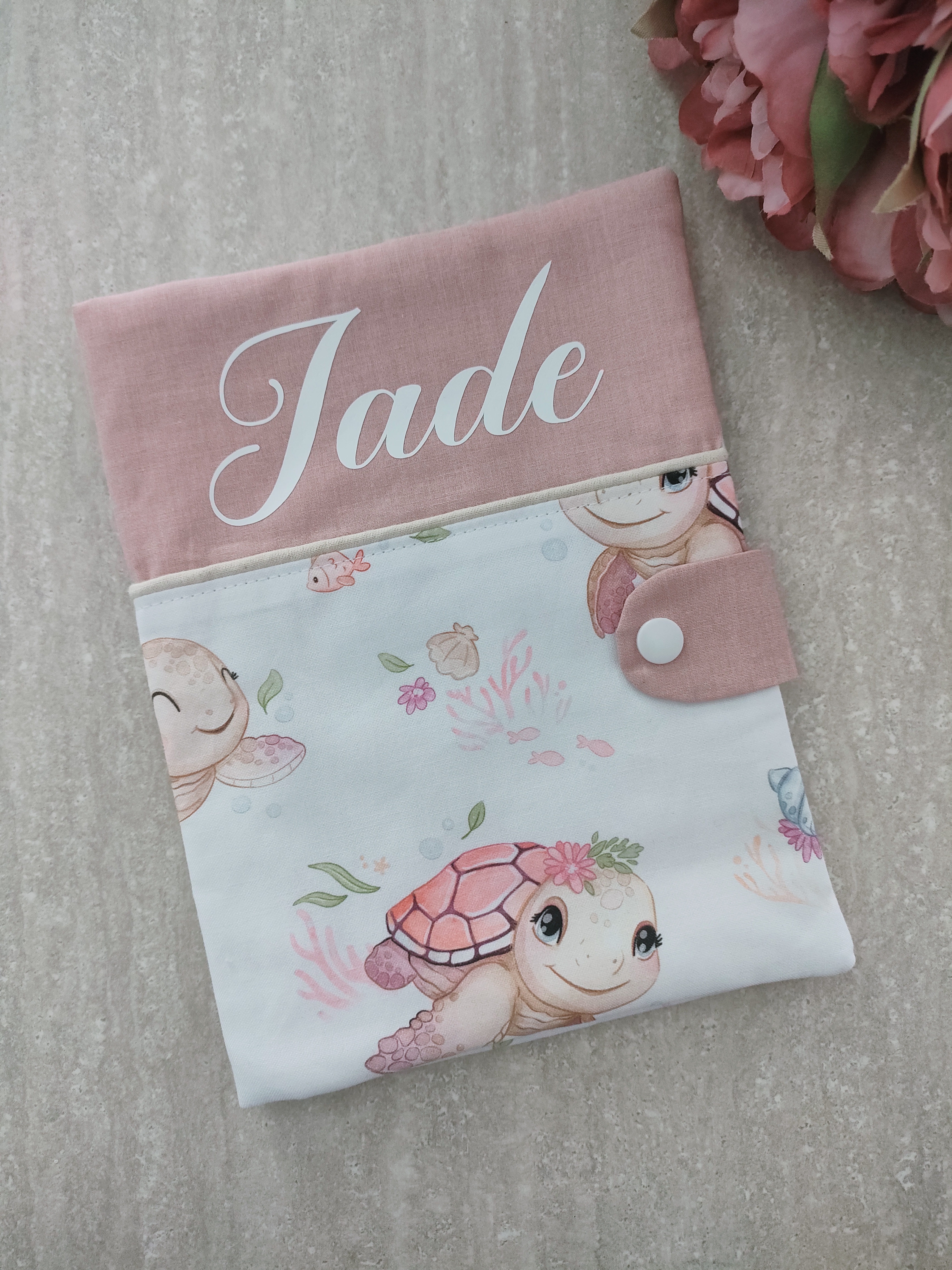 Protège carnet de santé tortue rose
