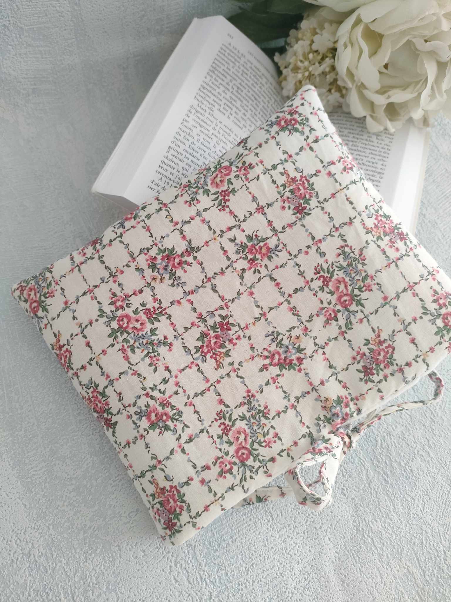 Protège livre de poche Toile de Jouy fleur