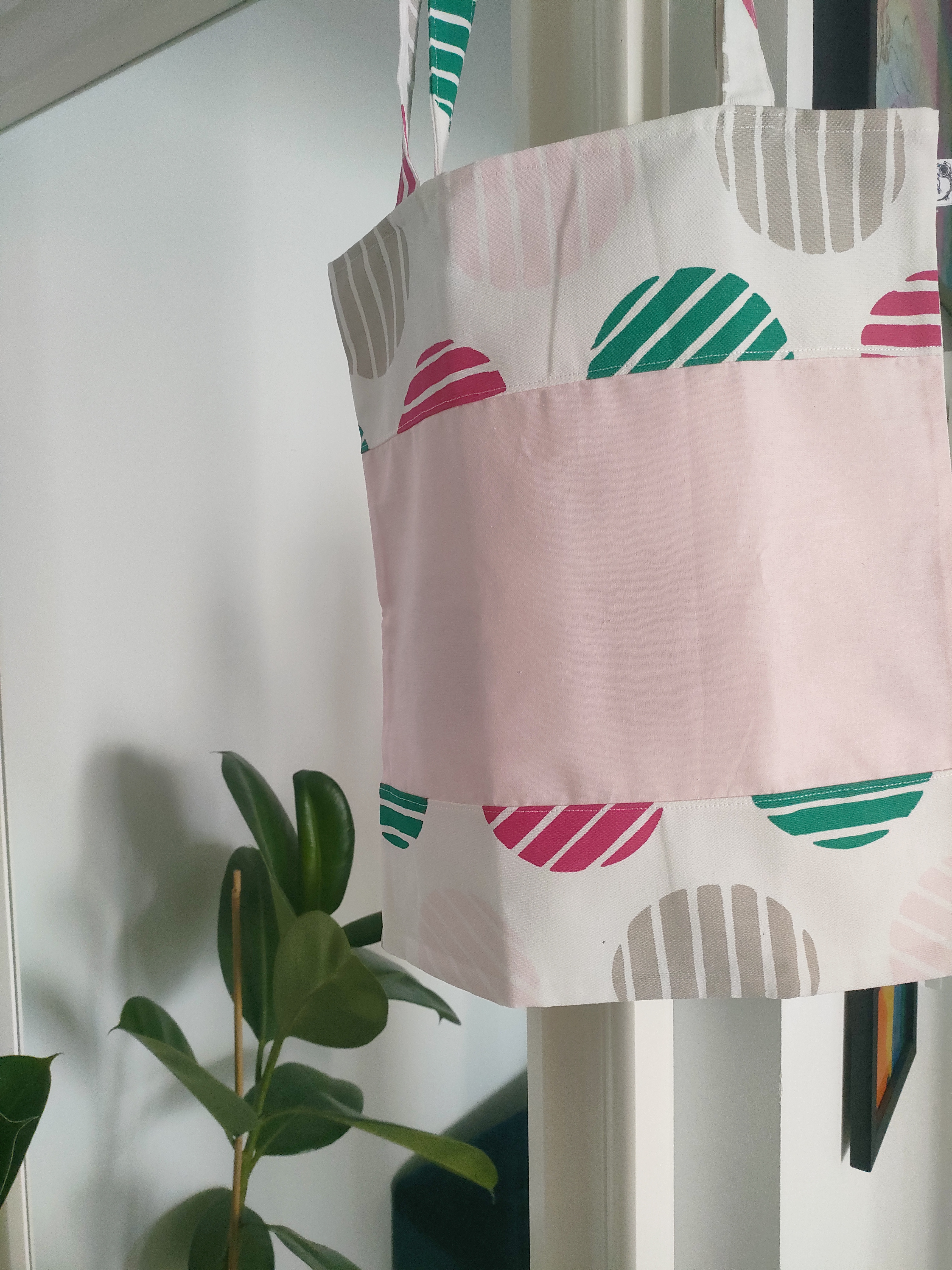 Tote-bag personnalisable Cercle rose clair