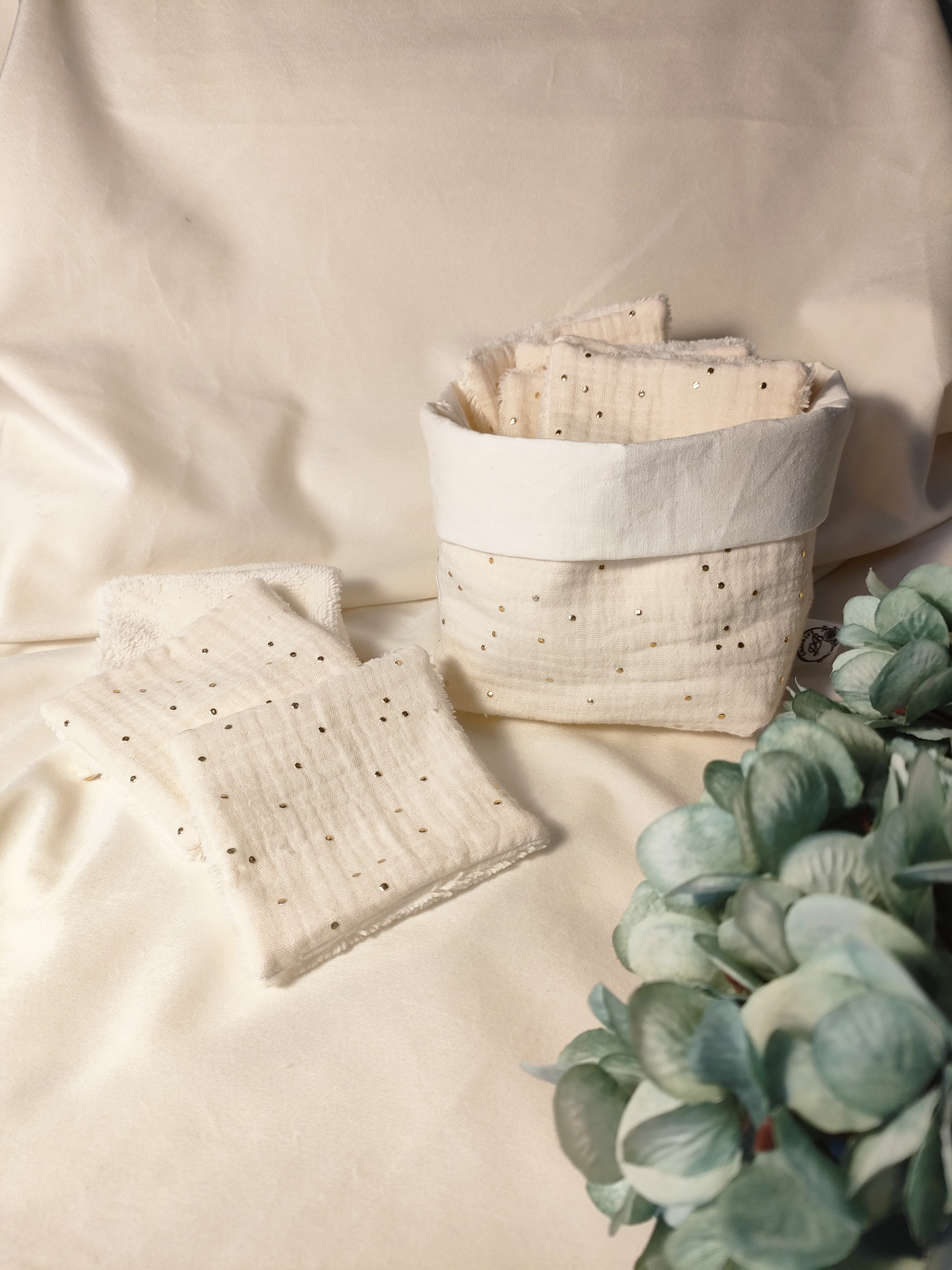 Lingettes et sa panière écru à pois