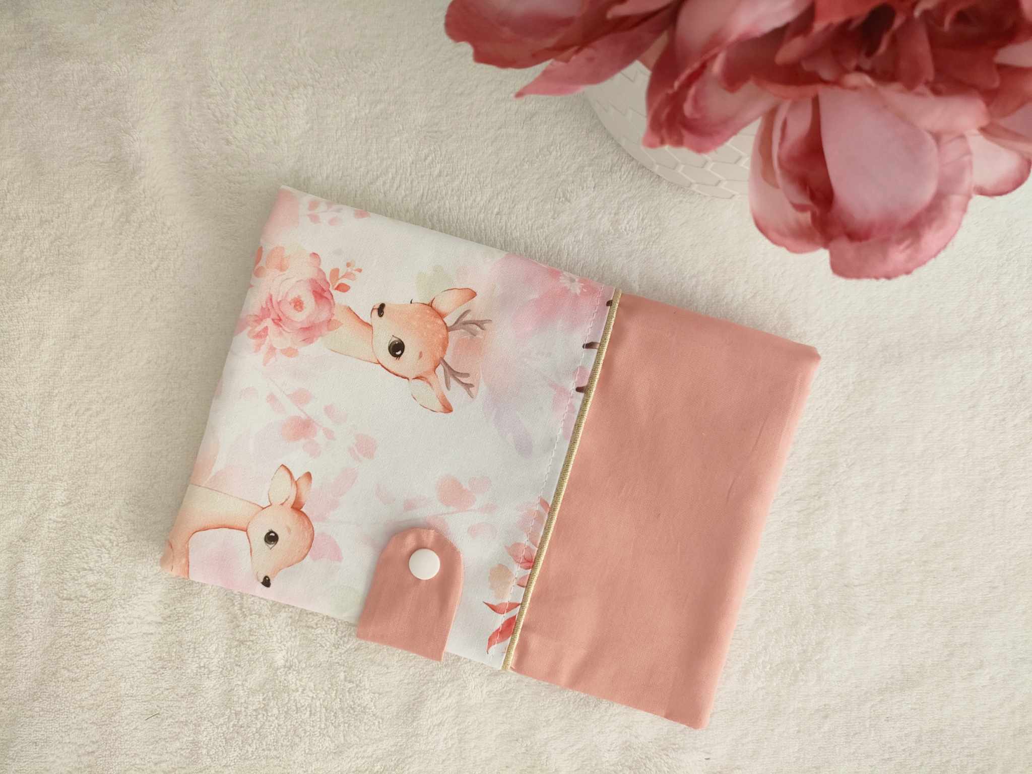 Protège carnet de santé biche