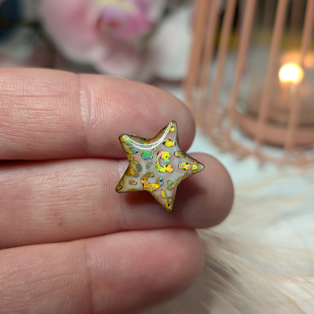 Leopardi nappikorvakorut