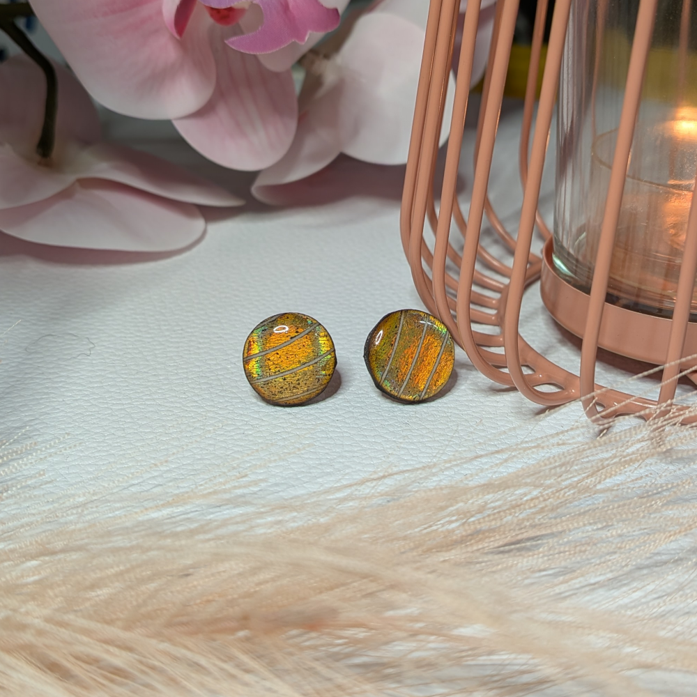 Abstrakti kulta nappikorvakorut