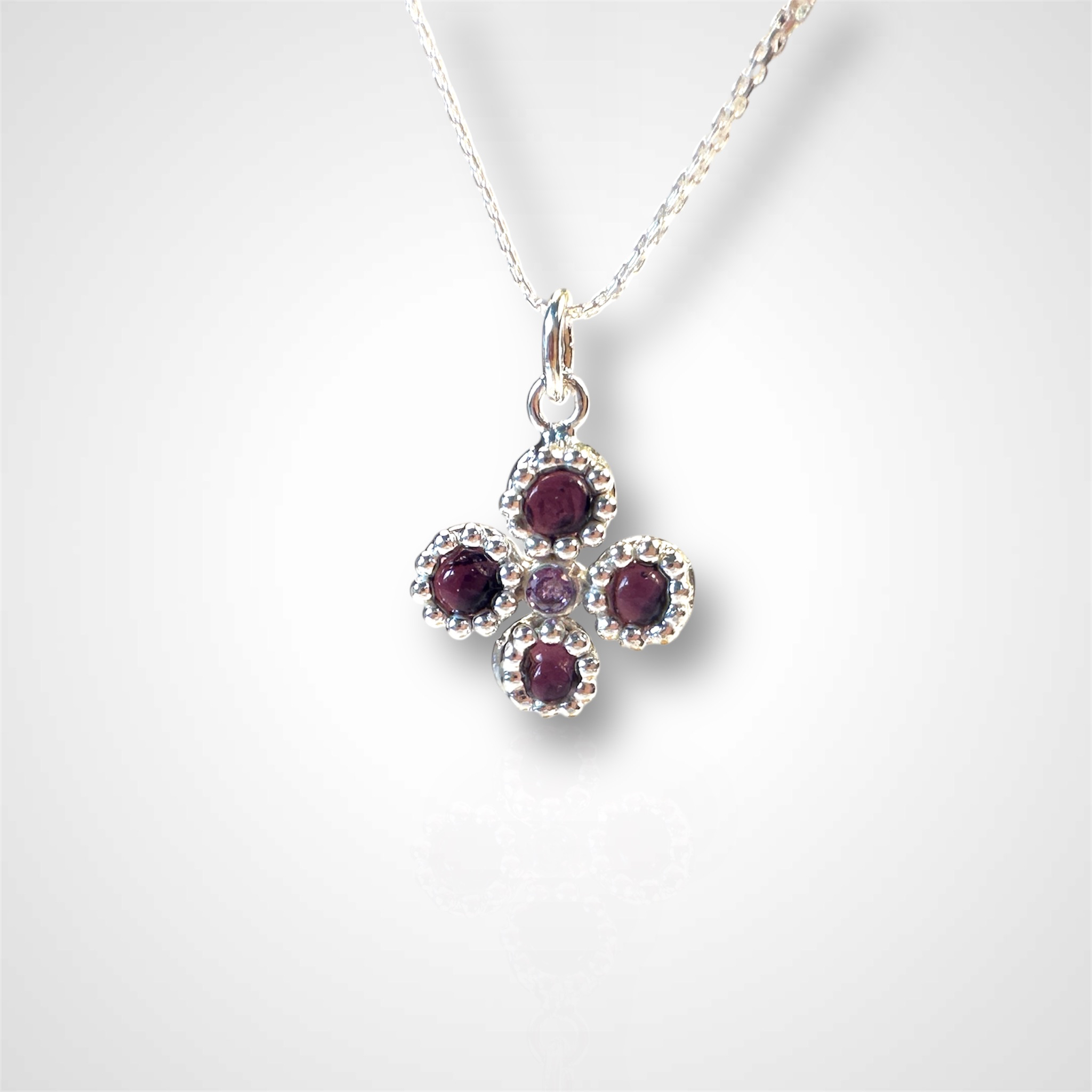 Colliers Pensée d'autrefois