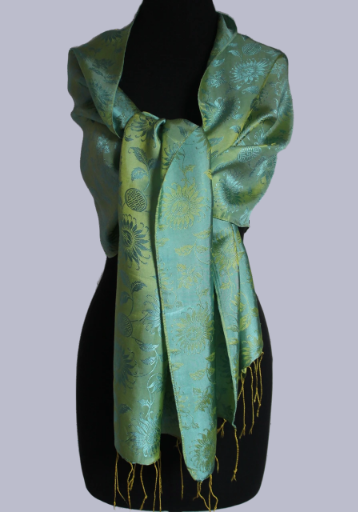 Fandori Luxurious floral-patterned accessory