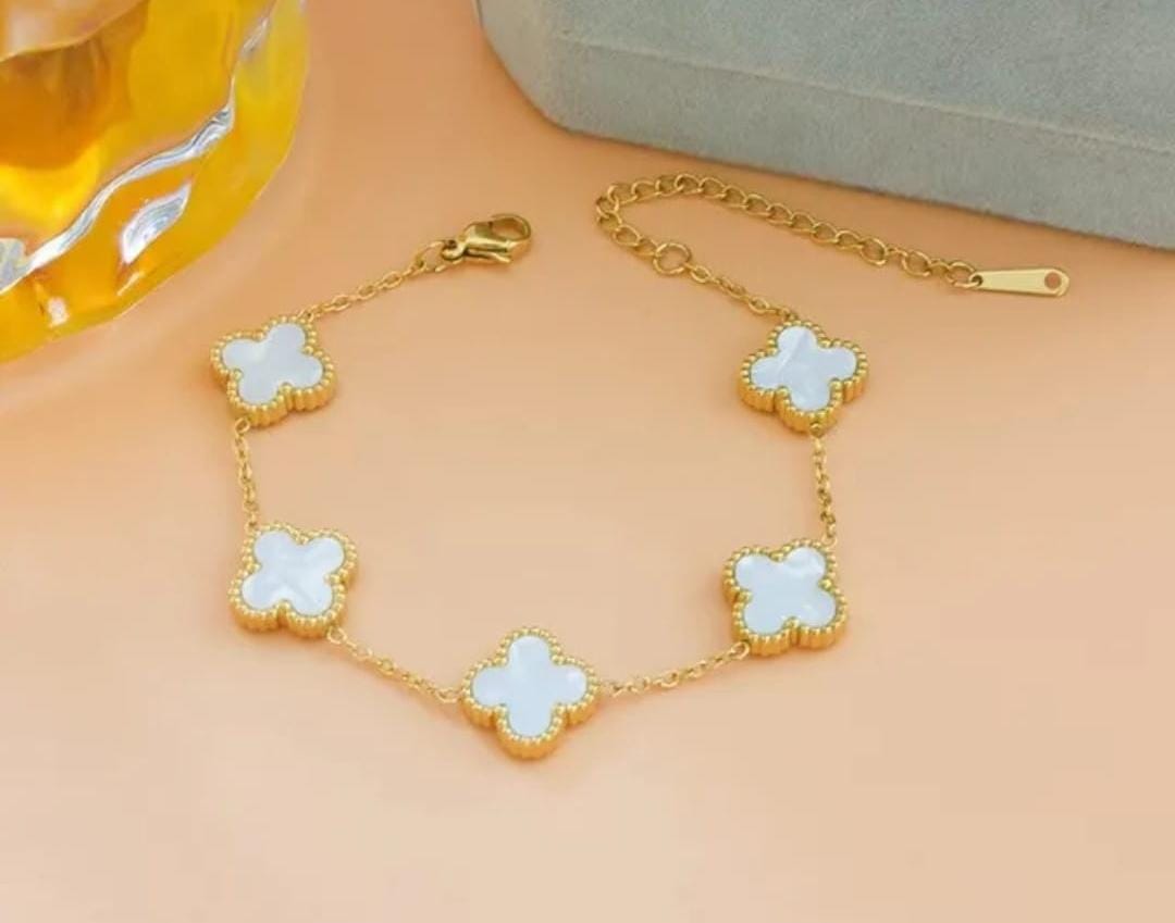 Elegant Clover Charm Bracelet