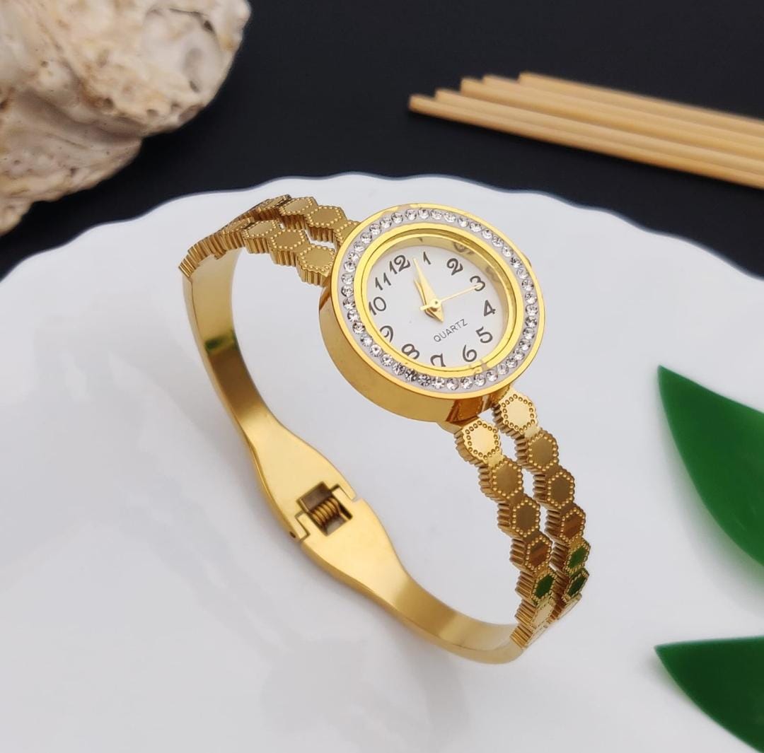 Elegant Gold Wristwatch