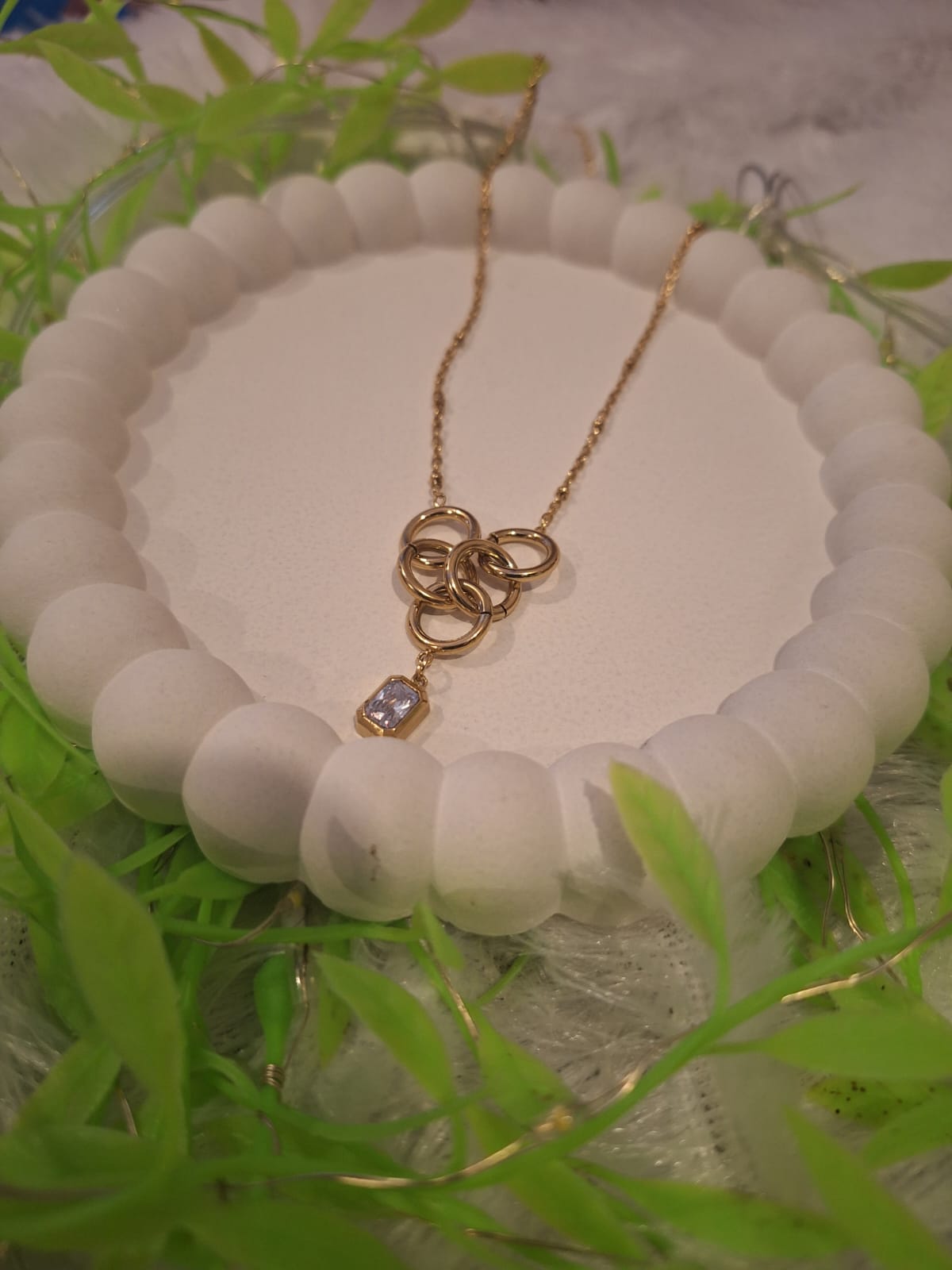 Elegant Gold Necklace with Interlocking Rings NK-06