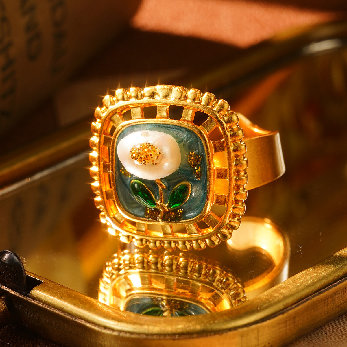 Elegant Gold-Plated Pearl Ring