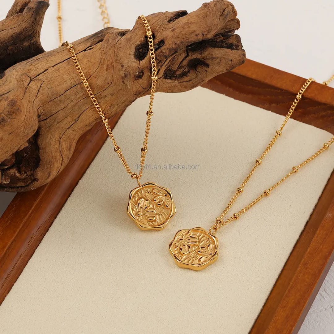 Golden Floral Pendant Necklace