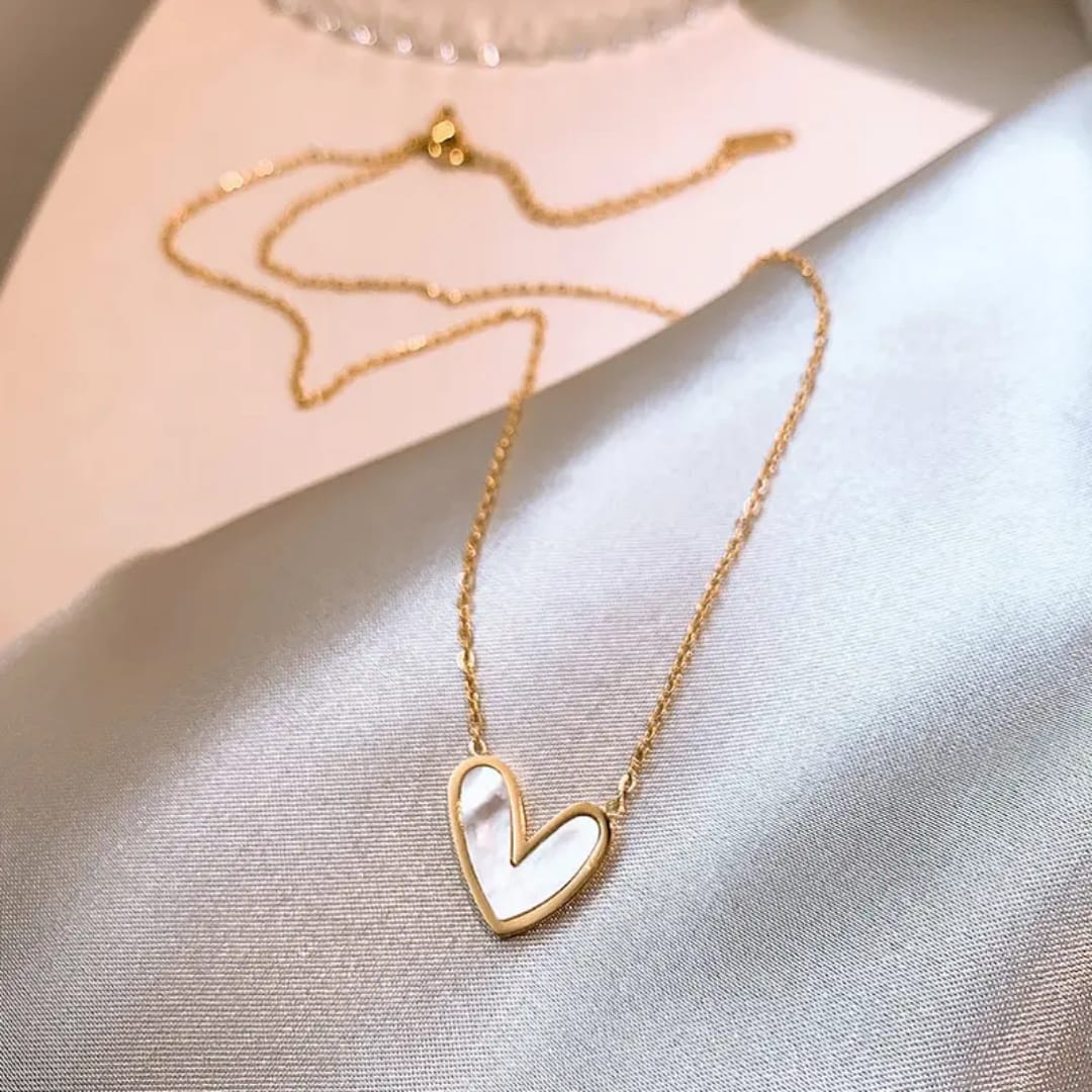 Elegant Heart Pendant Necklace