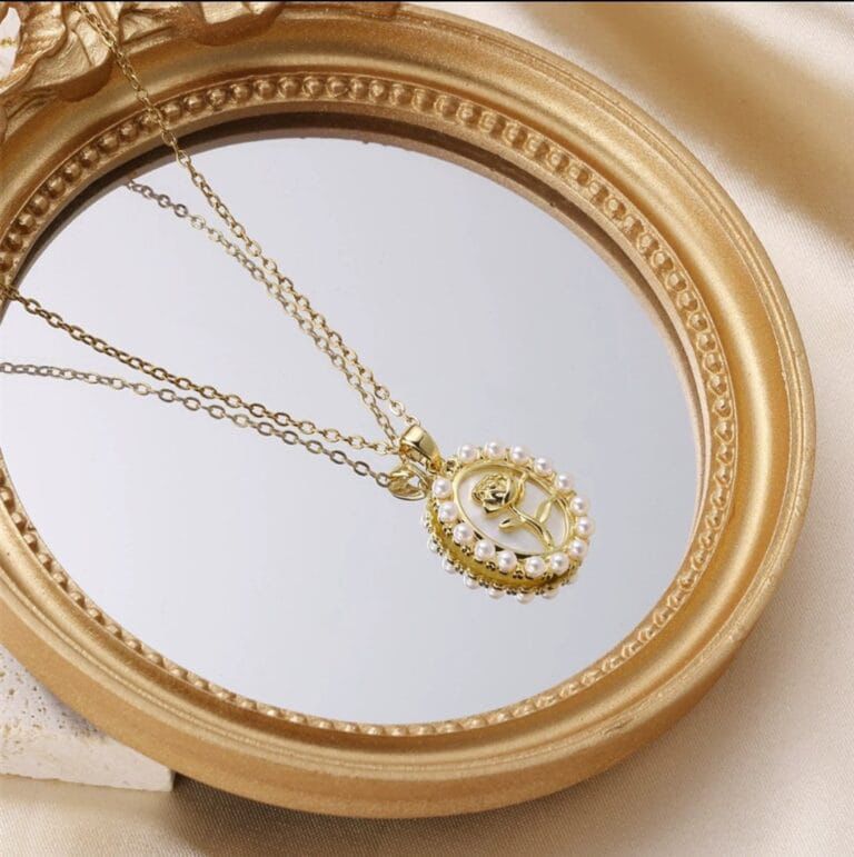 Golden Floral Pendant Necklace