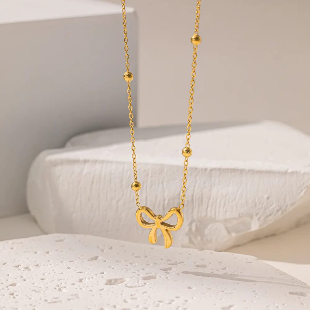 Elegant Bow Pendant Set