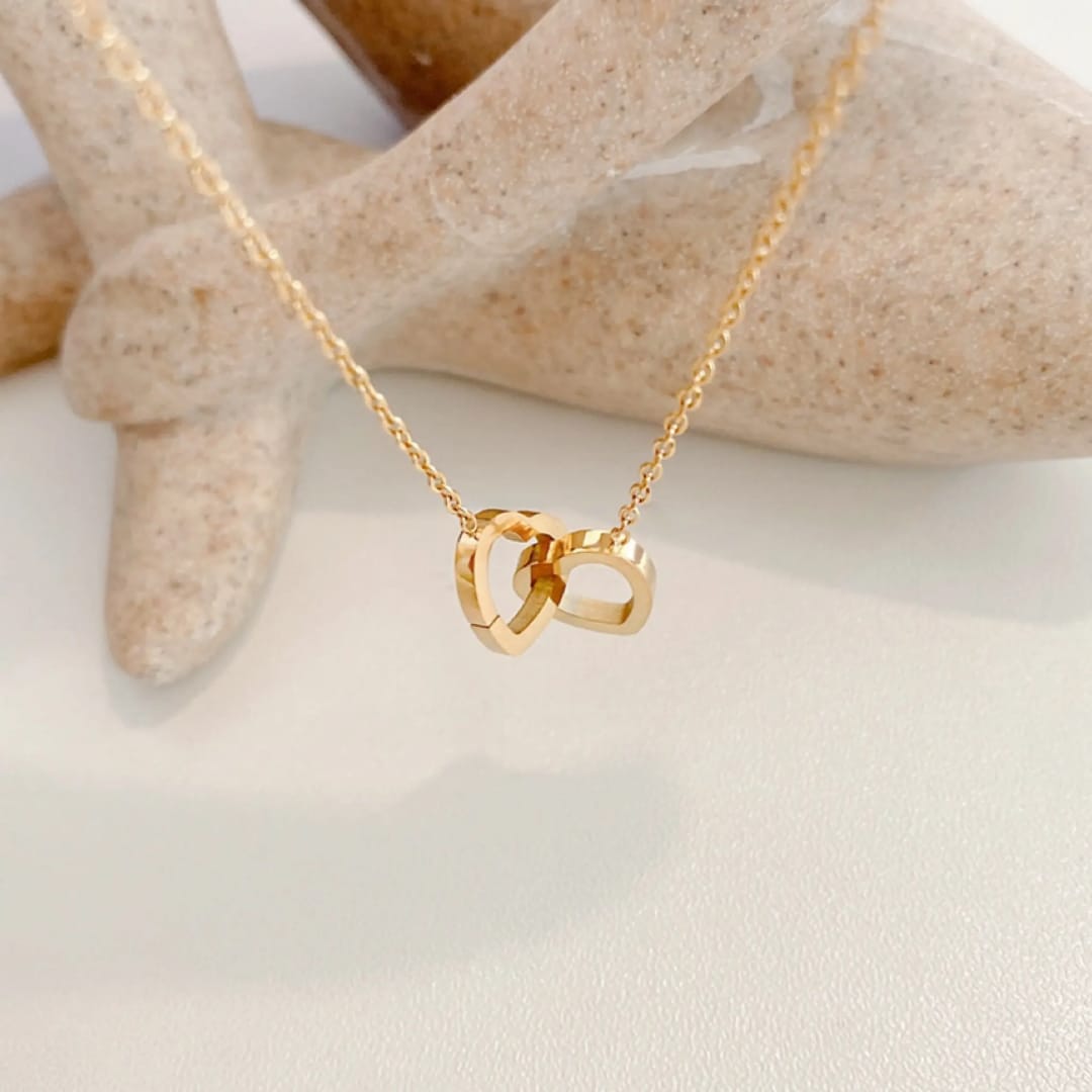 Golden Interlocking Circles Necklace