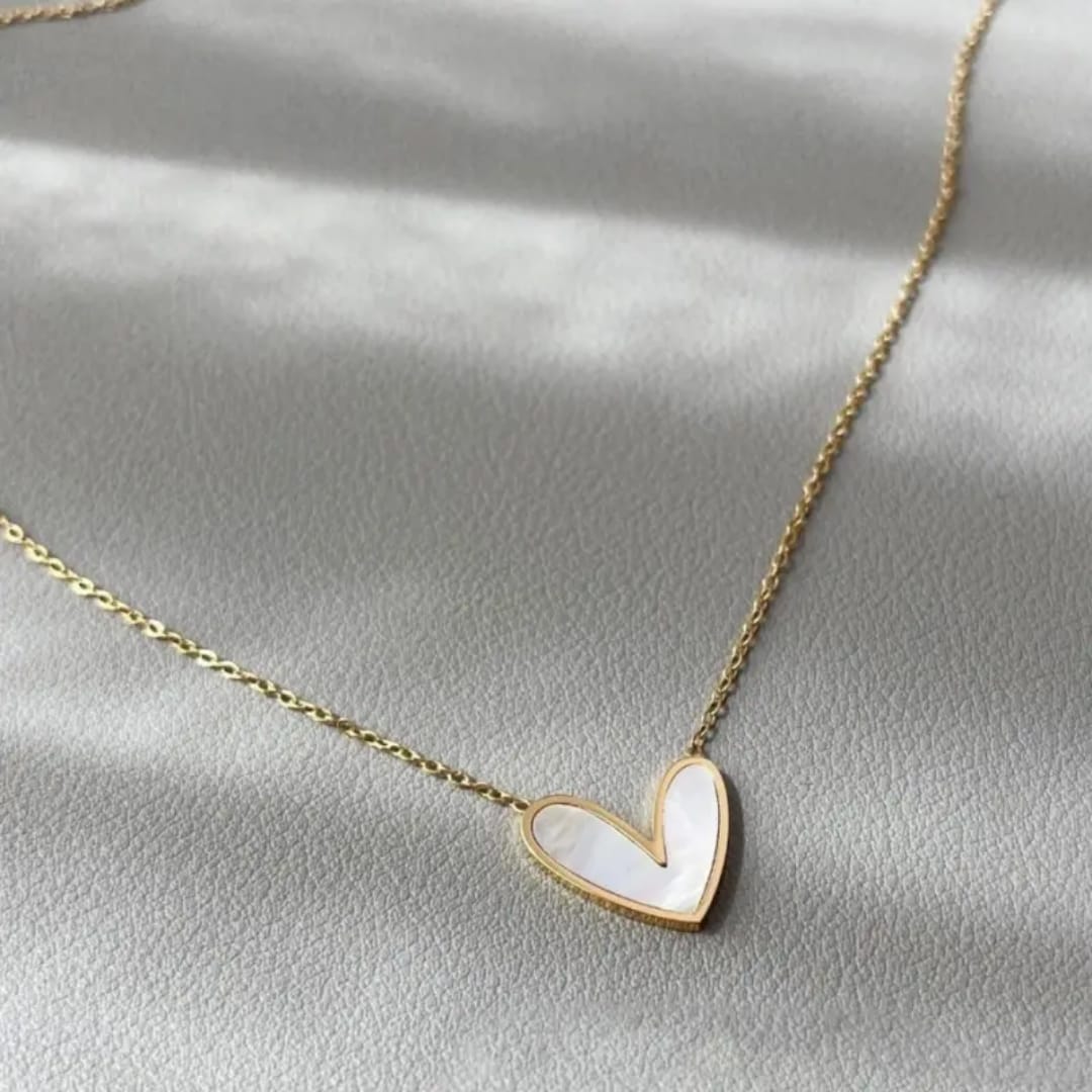 Elegant Heart Pendant Necklace