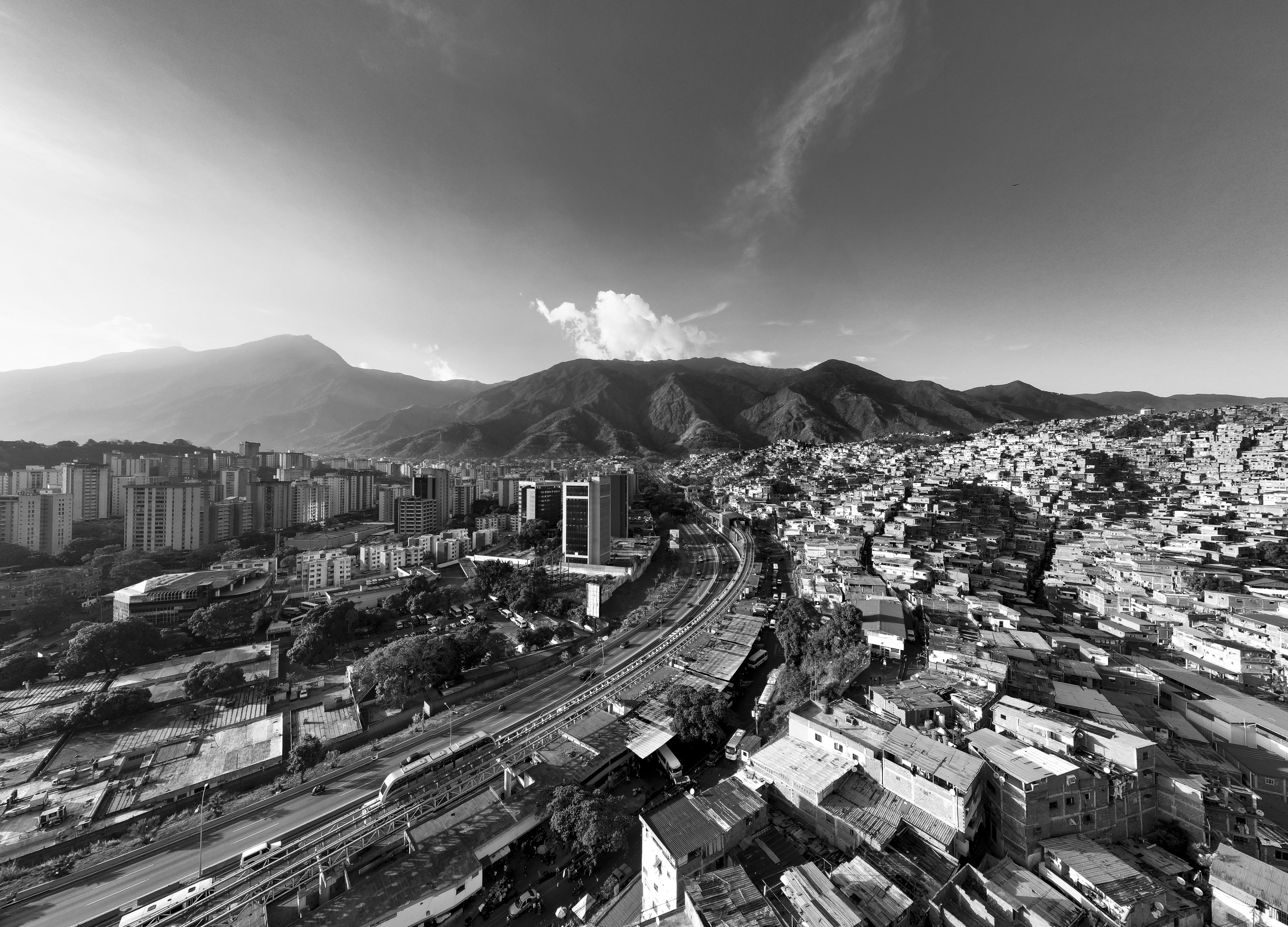 Caracas - Blanco & Negro