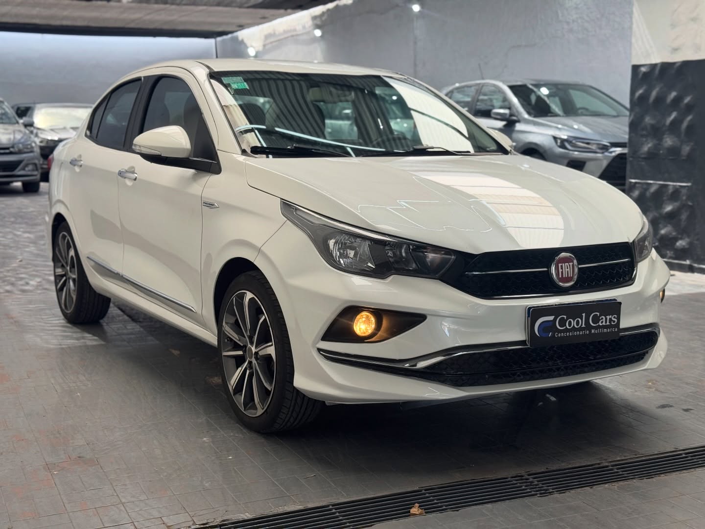 Fiat Cronos 1.8 16v Precision