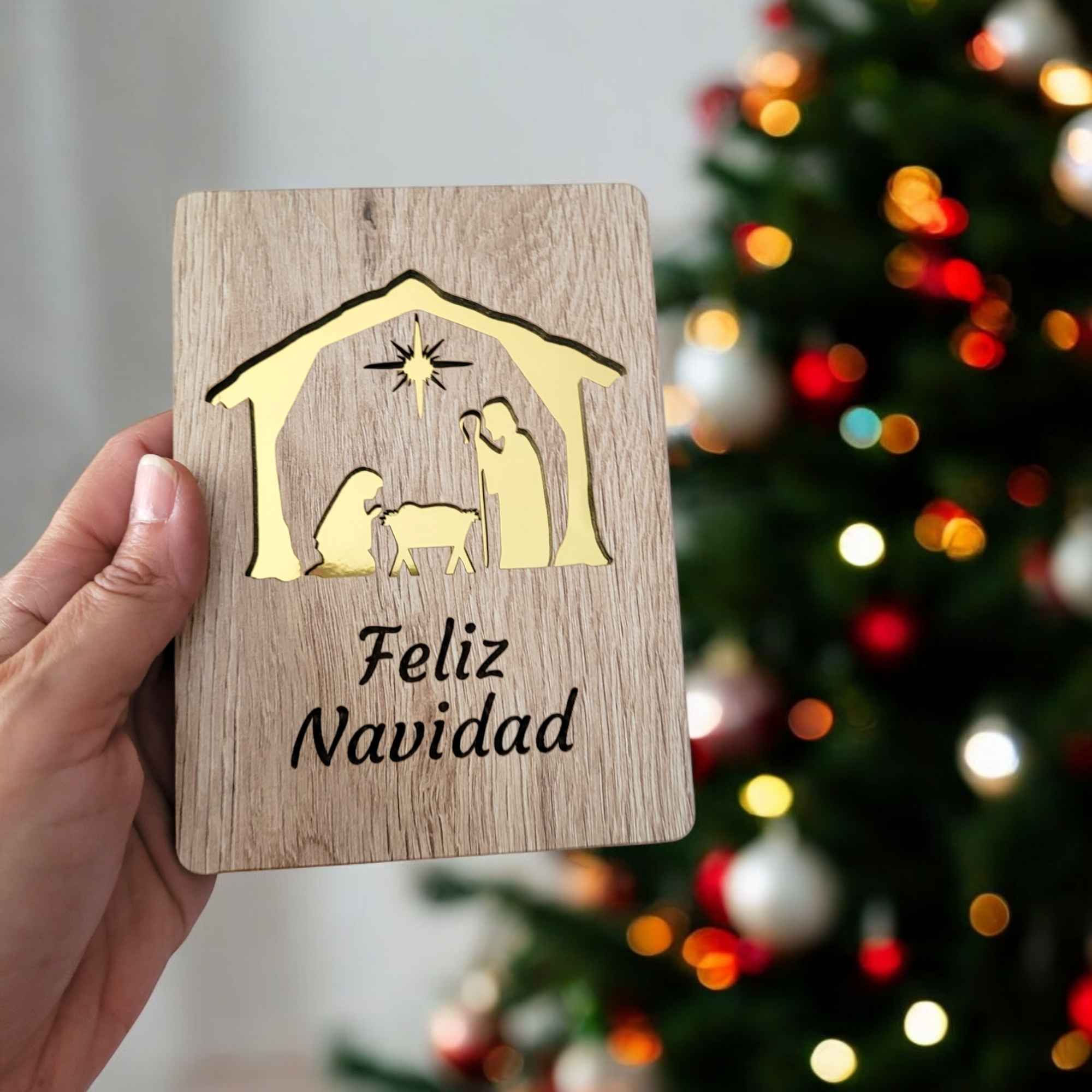 Tarjeta de madera “Belén dorado”
