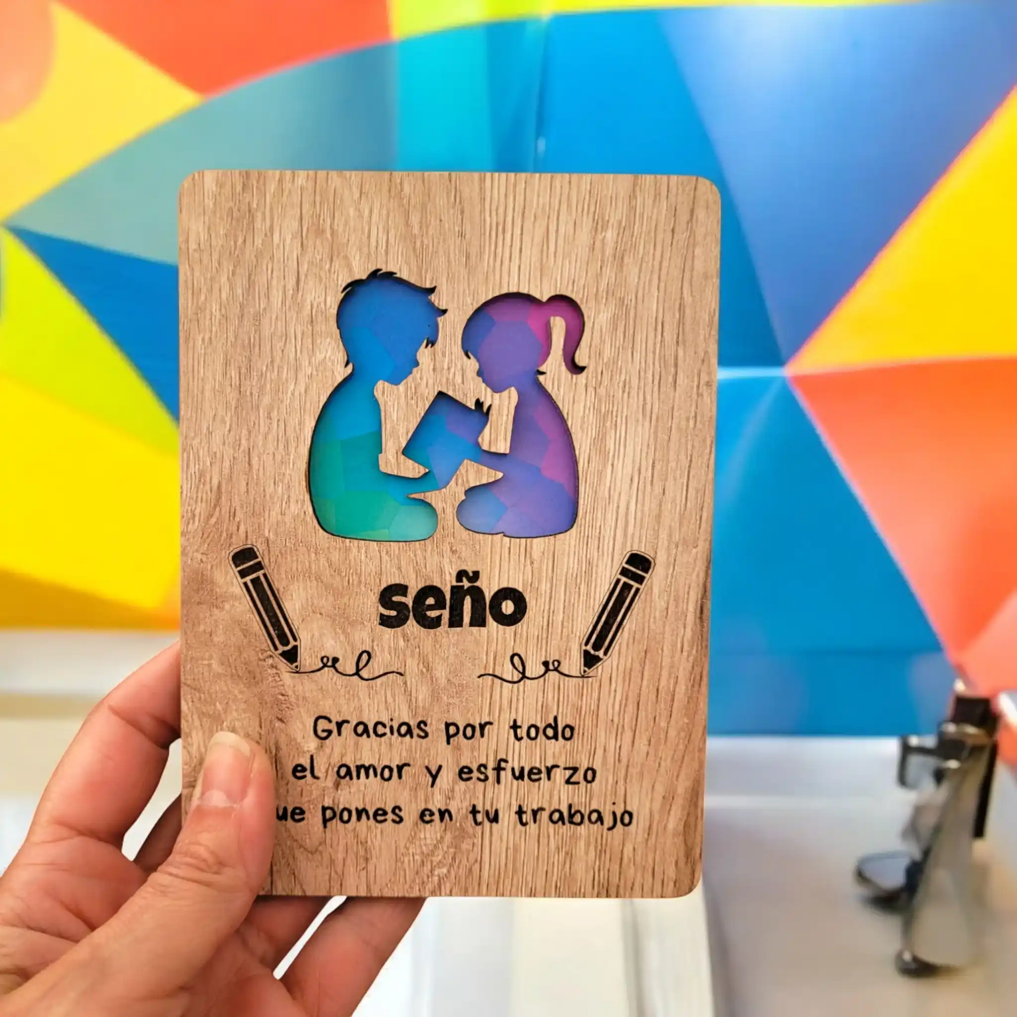 Tarjeta de madera “Seño” – Agradecimiento a la profesora