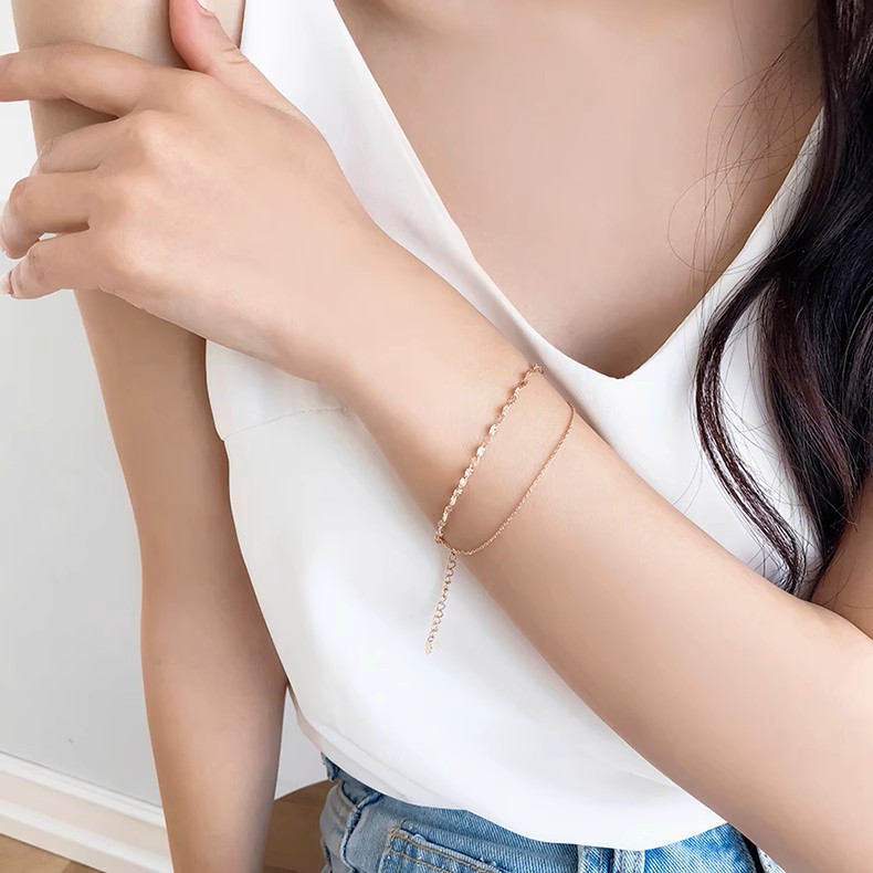 Elegant Gold Chain Bracelet