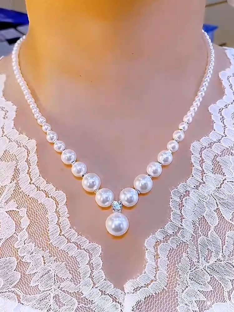 Elegant Pearl Necklace