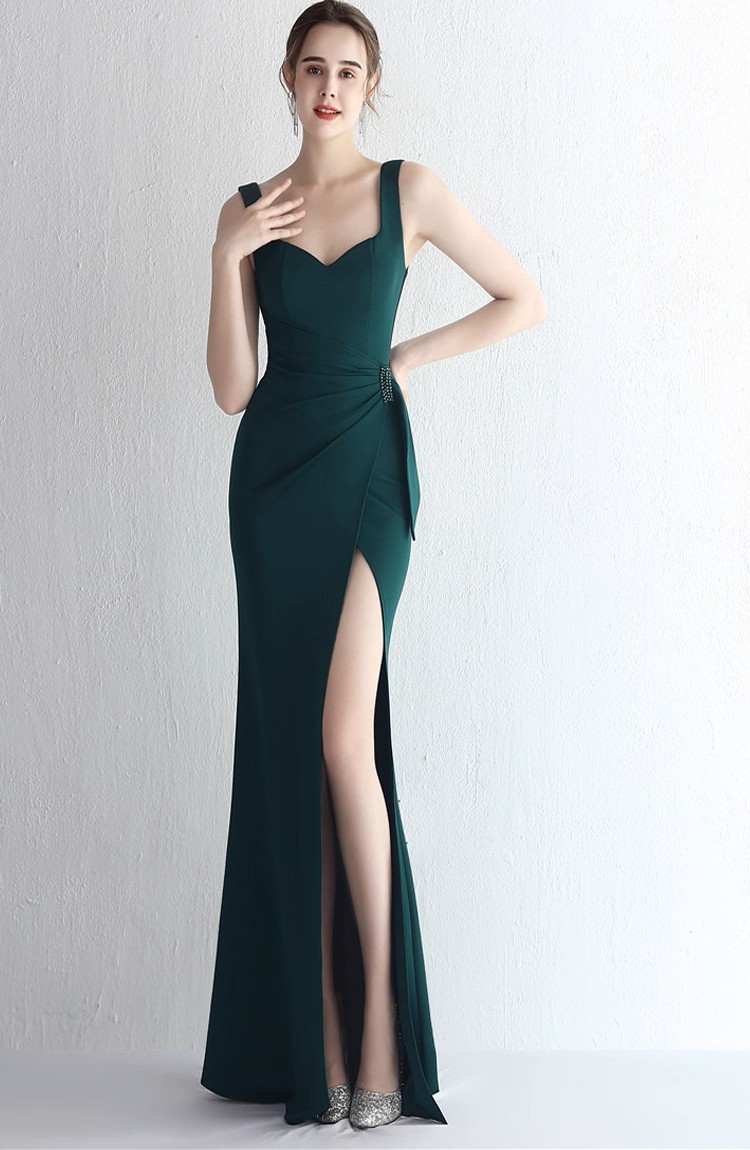 Elegant Burgundy Evening Gown (Wonderful for Graduation Girls)