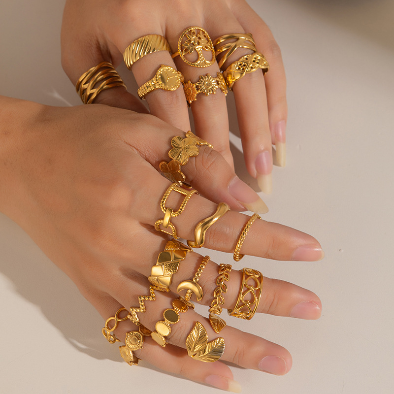 Gold-Plated Statement Ring Set (1pc)