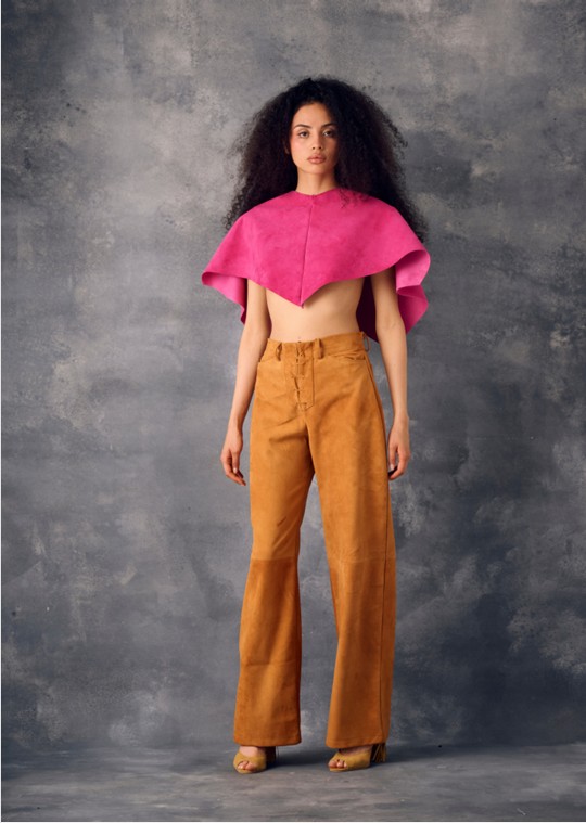 Ruana corta y pantalón