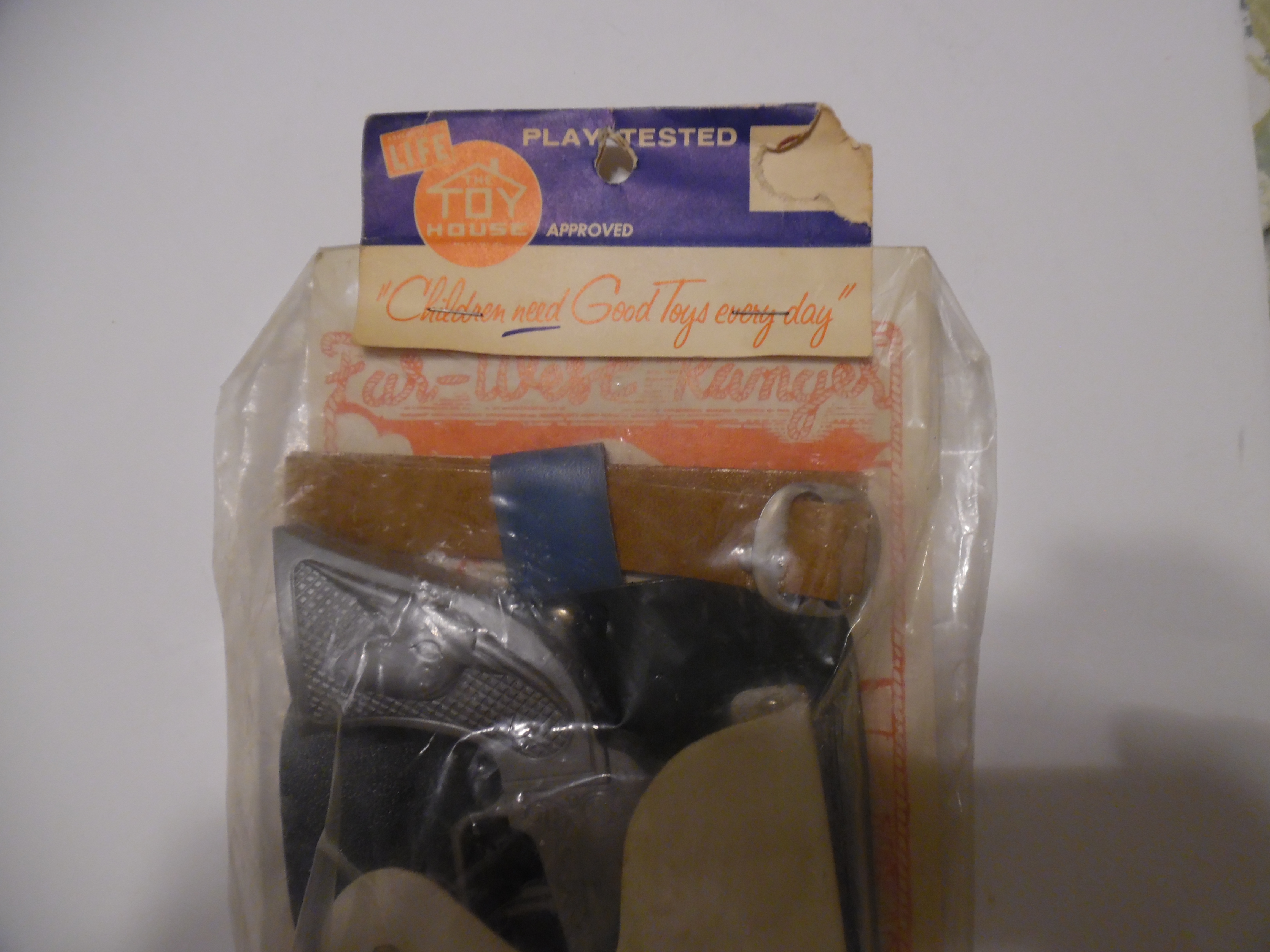 Vintage The Toy House Metal Gun & Holster Set with Belt New