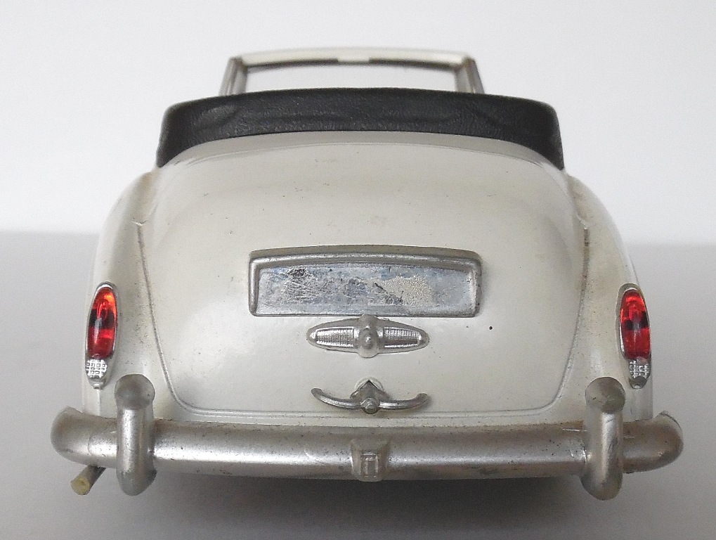 1961 White Rolls Royce 1/20 Solido Pre-Owned FLAW