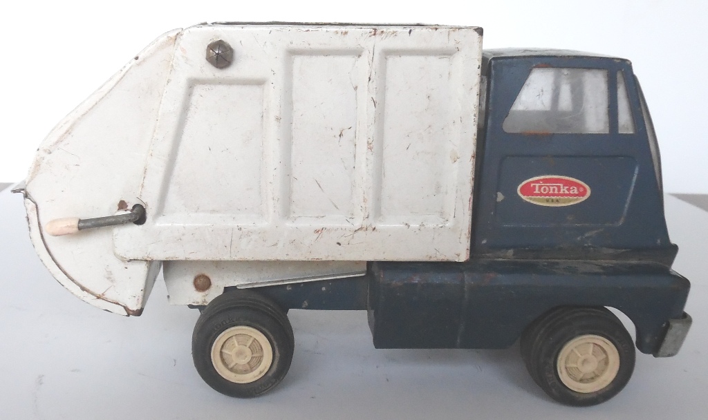 Vintage Tonka Metal Garbage Truck 1970’s Pre-Owned