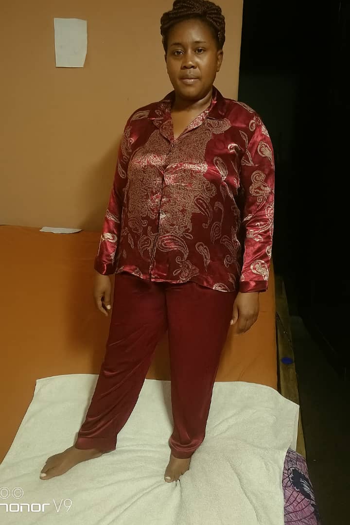 Pyjama en satin bordeaux