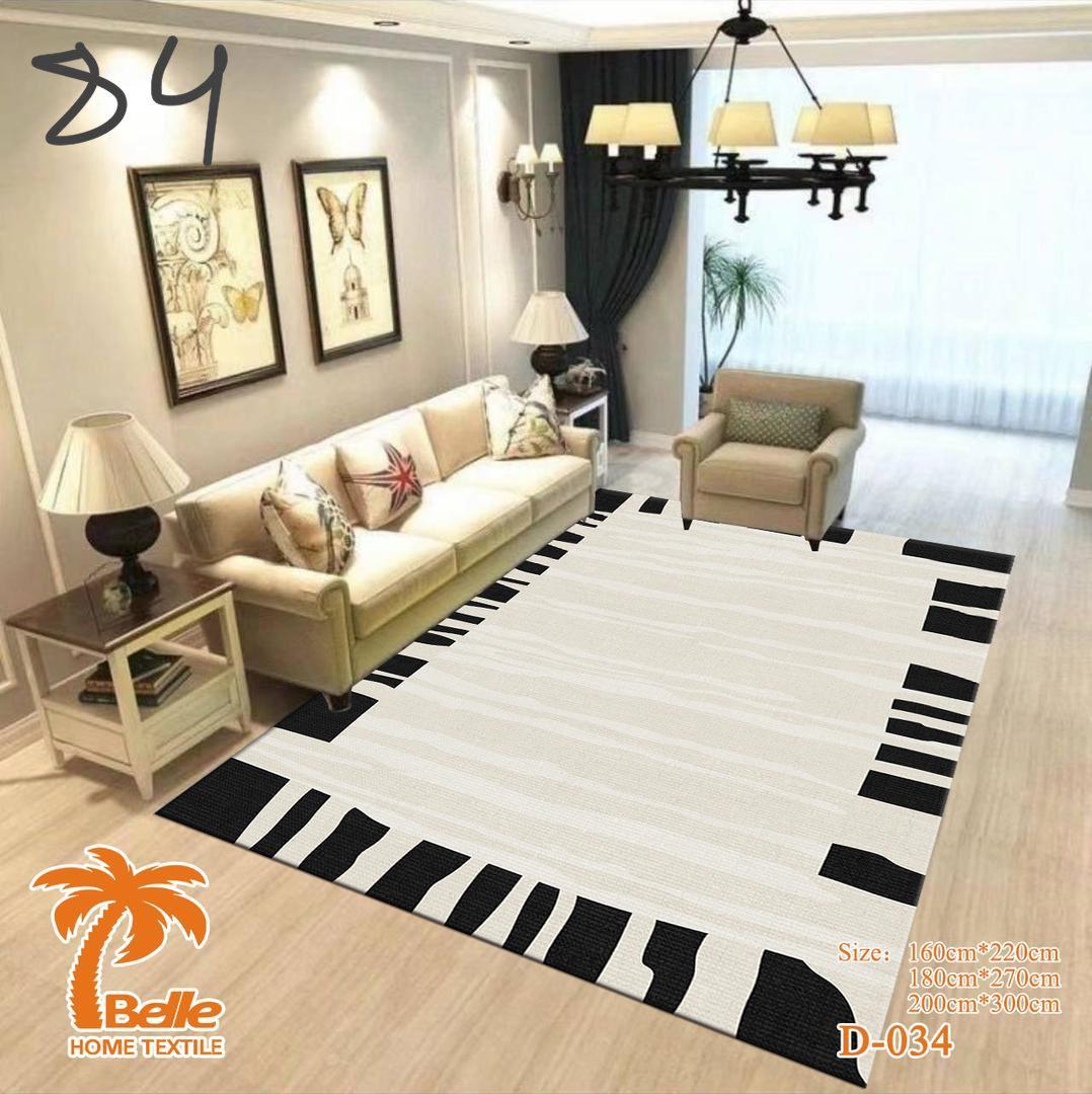 Tapis moderne à motifs noirs et blancs