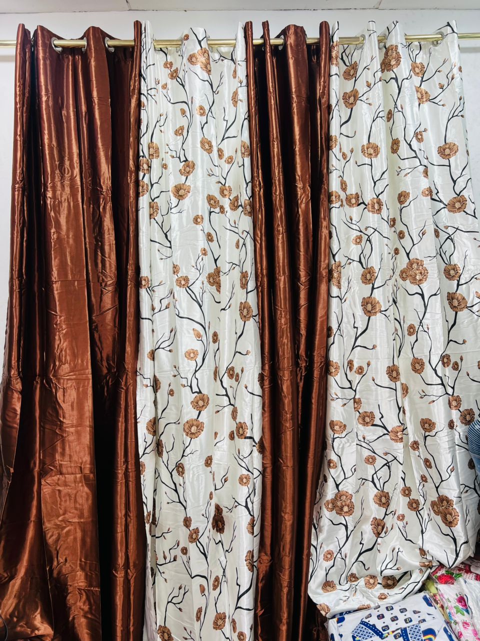 Rideaux élégants en tissu satiné marron 4 pièces 1m50 largeur sur 2m70 longueur