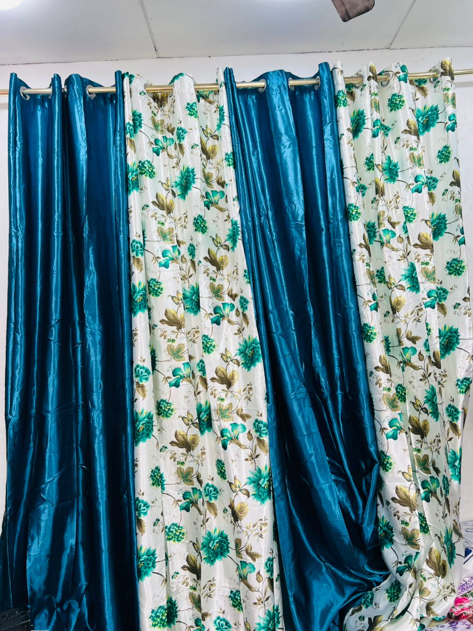 Rideaux décoratifs 4 pièces 1m50 largeur sur 2m70 longueur 