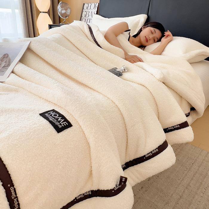 Couverture polaire moelleuse 3 places très lourde et confortable