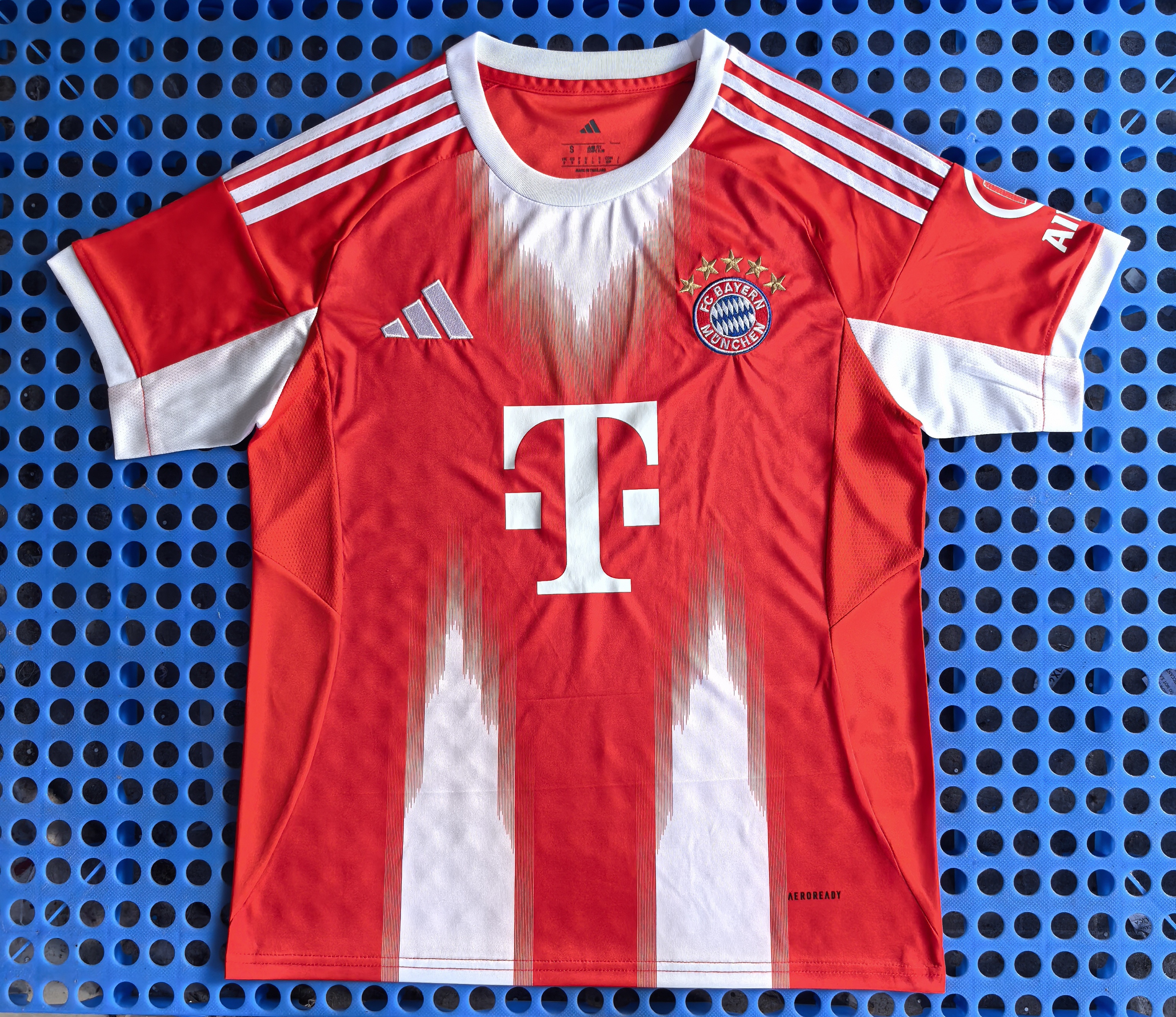 2025-26 Bayern München Home Jersey Shirt