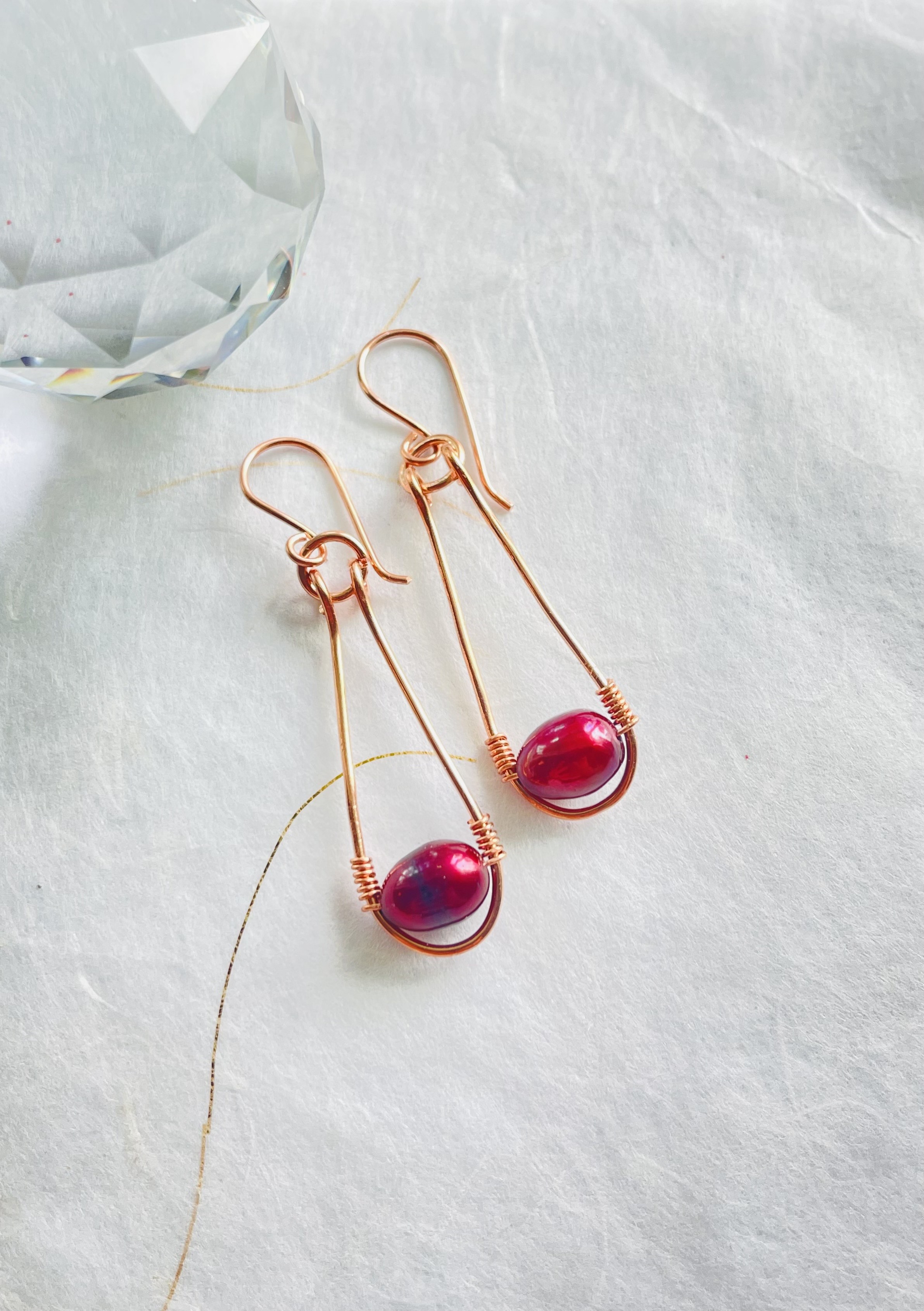 Hammock style copper wire, red pearl earrings